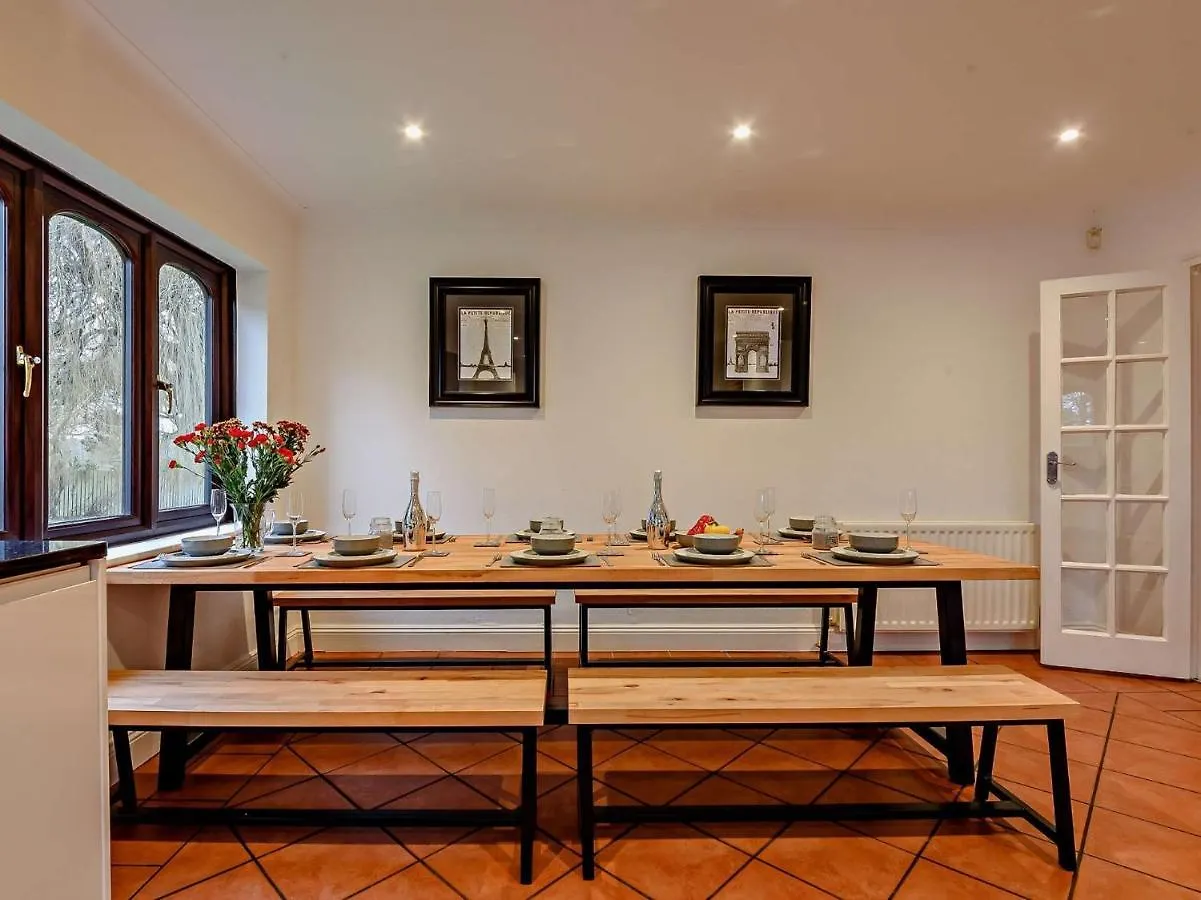 Holiday home 5 Bed In Burridge 89078 Villa Curdridge