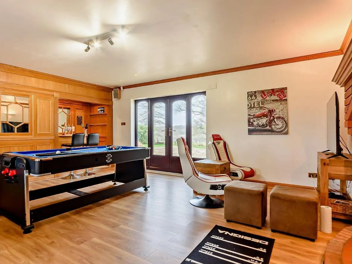 5 Bed In Burridge 89078 Villa Curdridge United Kingdom