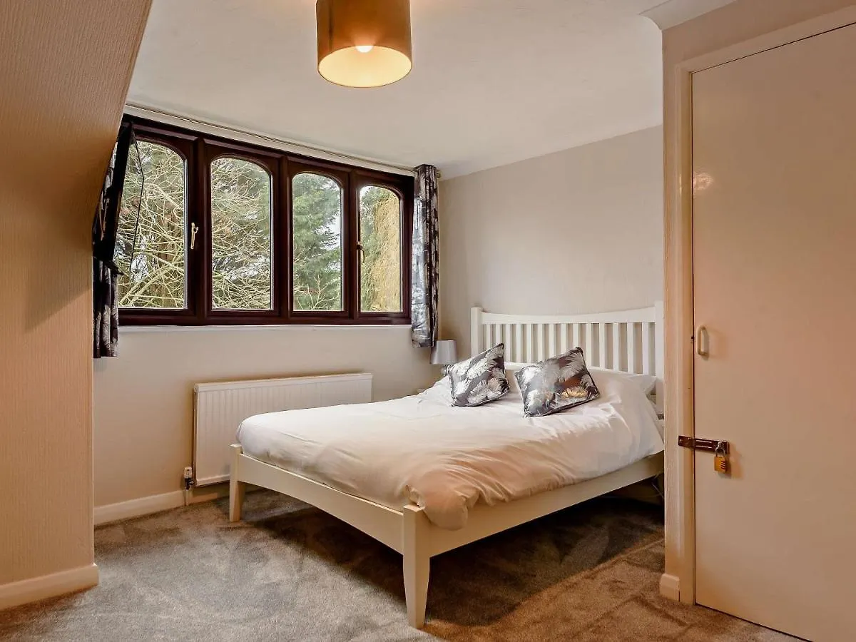 5 Bed In Burridge 89078 Villa Curdridge
